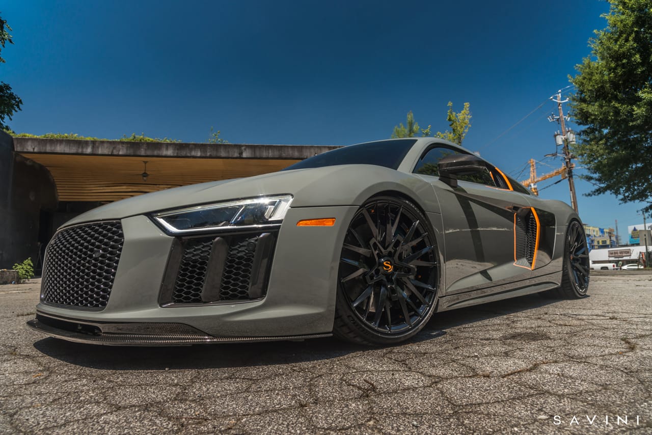 AUDI R8 V10 on Savini forged wheels