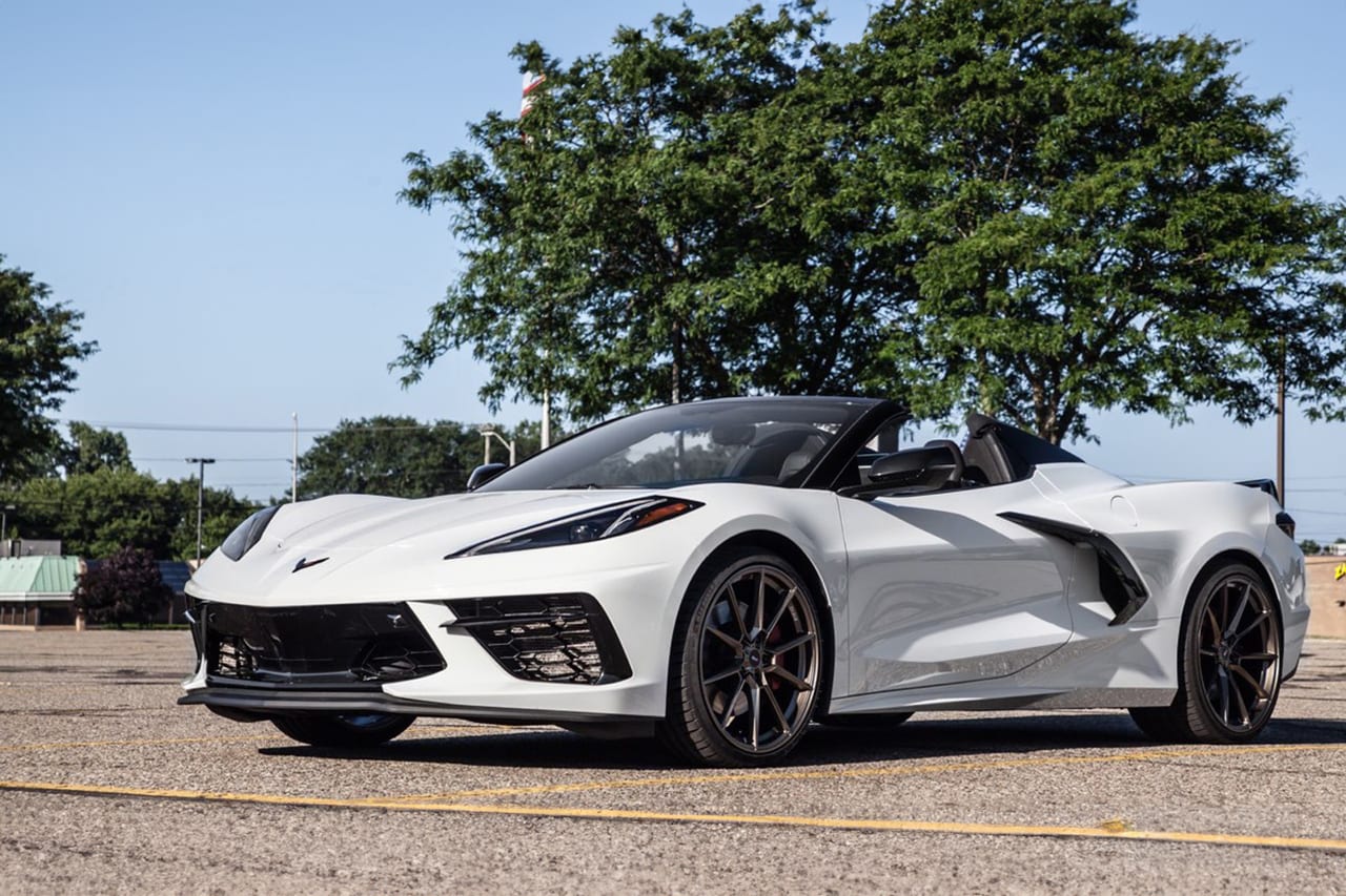 CHEVROLET CORVETTE C8 STINGRAY on Savini forged wheels