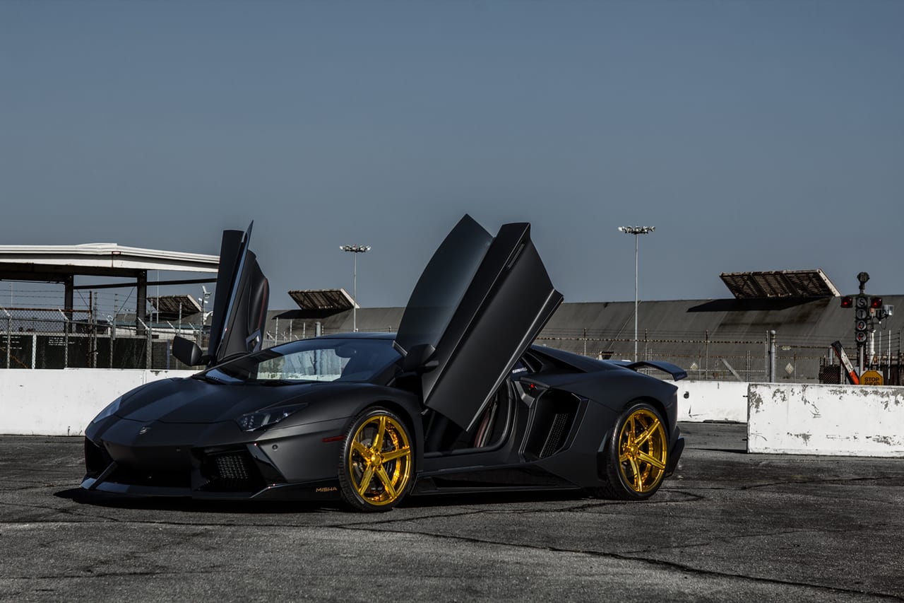 LAMBORGHINI AVENTADOR on Savini forged wheels