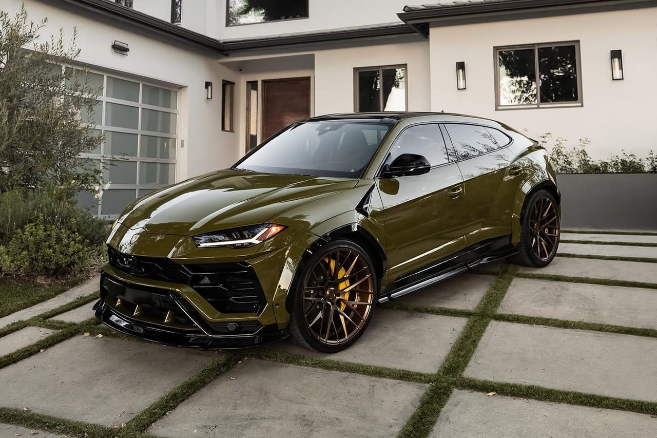 LAMBORGHINI URUS on Savini forged wheels