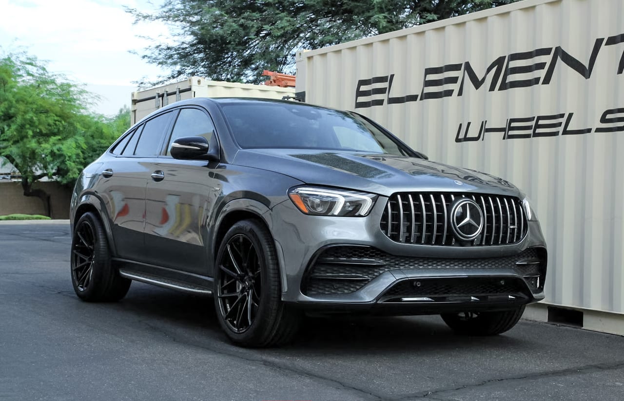 MERCEDES GLS63 AMG on Savini forged wheels